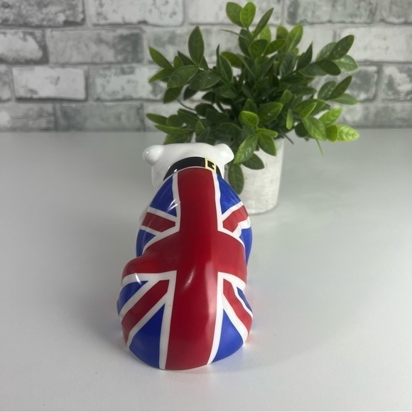 Royal Doulton "Jack the Bulldog", James Bond Skyfall, signed by Micheal Doulton. - Picture 9 of 12